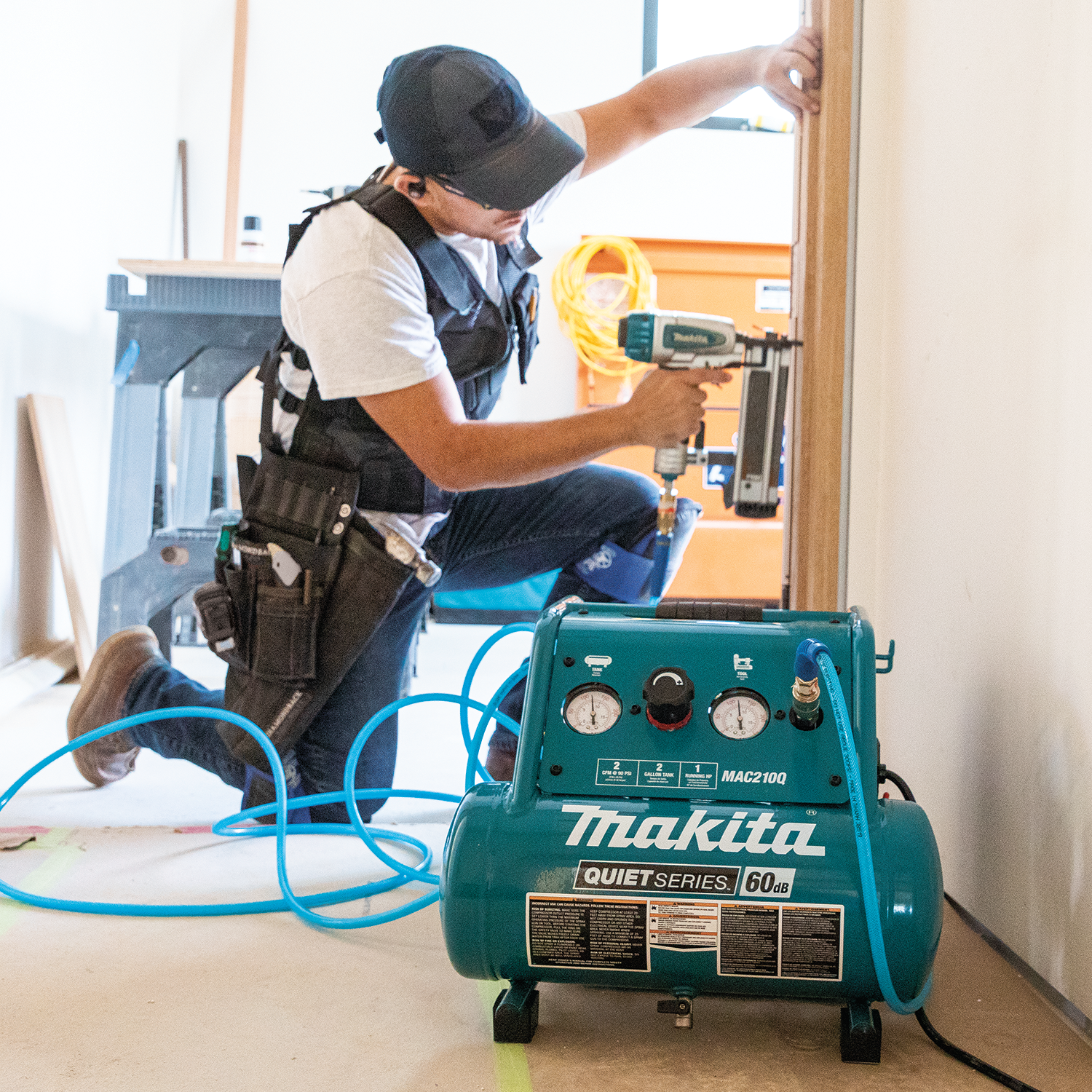 Makita Quiet Series 1 HP, 2 galões, sem óleo, compressor de ar elétrico